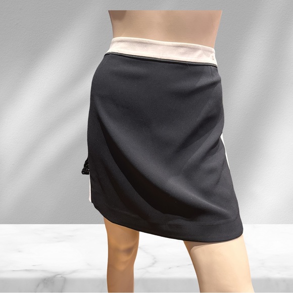 Babaton Black and White detail mini skirt size 4 - Picture 6 of 6